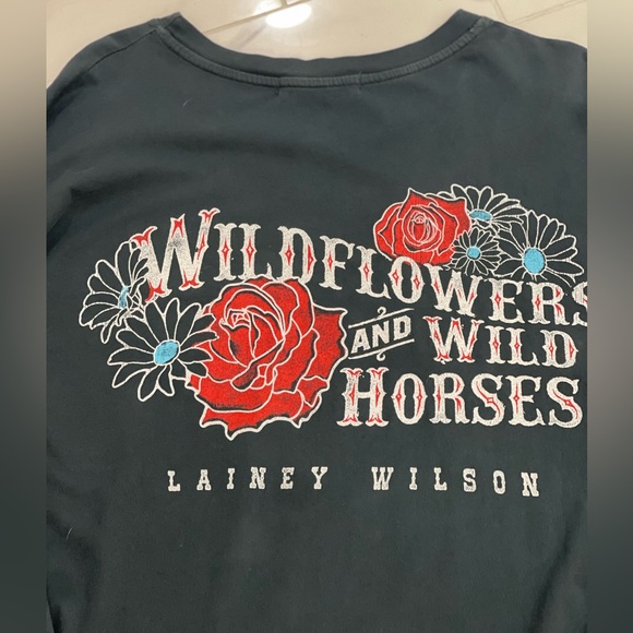 Daydreamer Lainey Wilson
Long Sleeve Graphic Tee One Size - Picture 7 of 10